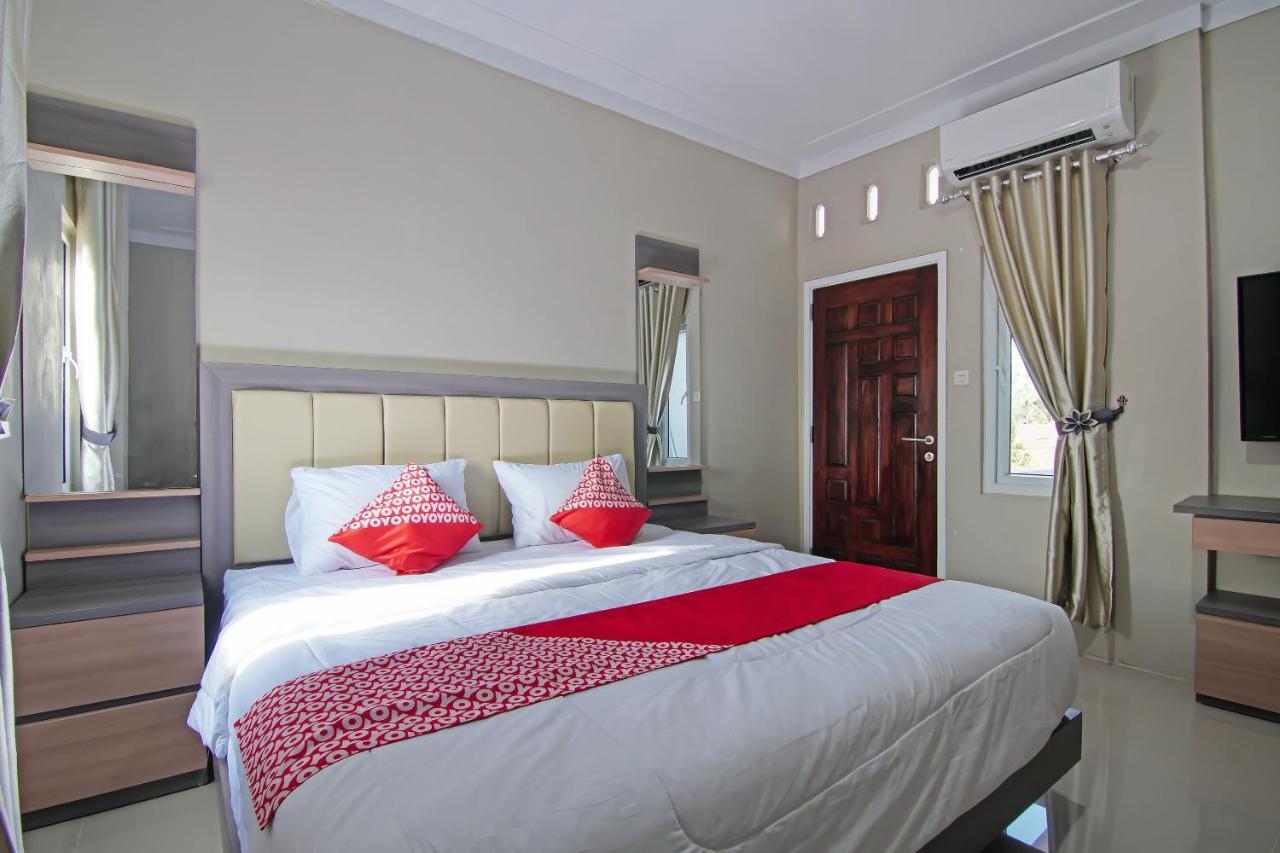 Oyo 91681 Raysa Homestay Pekanbaru Eksteriør billede