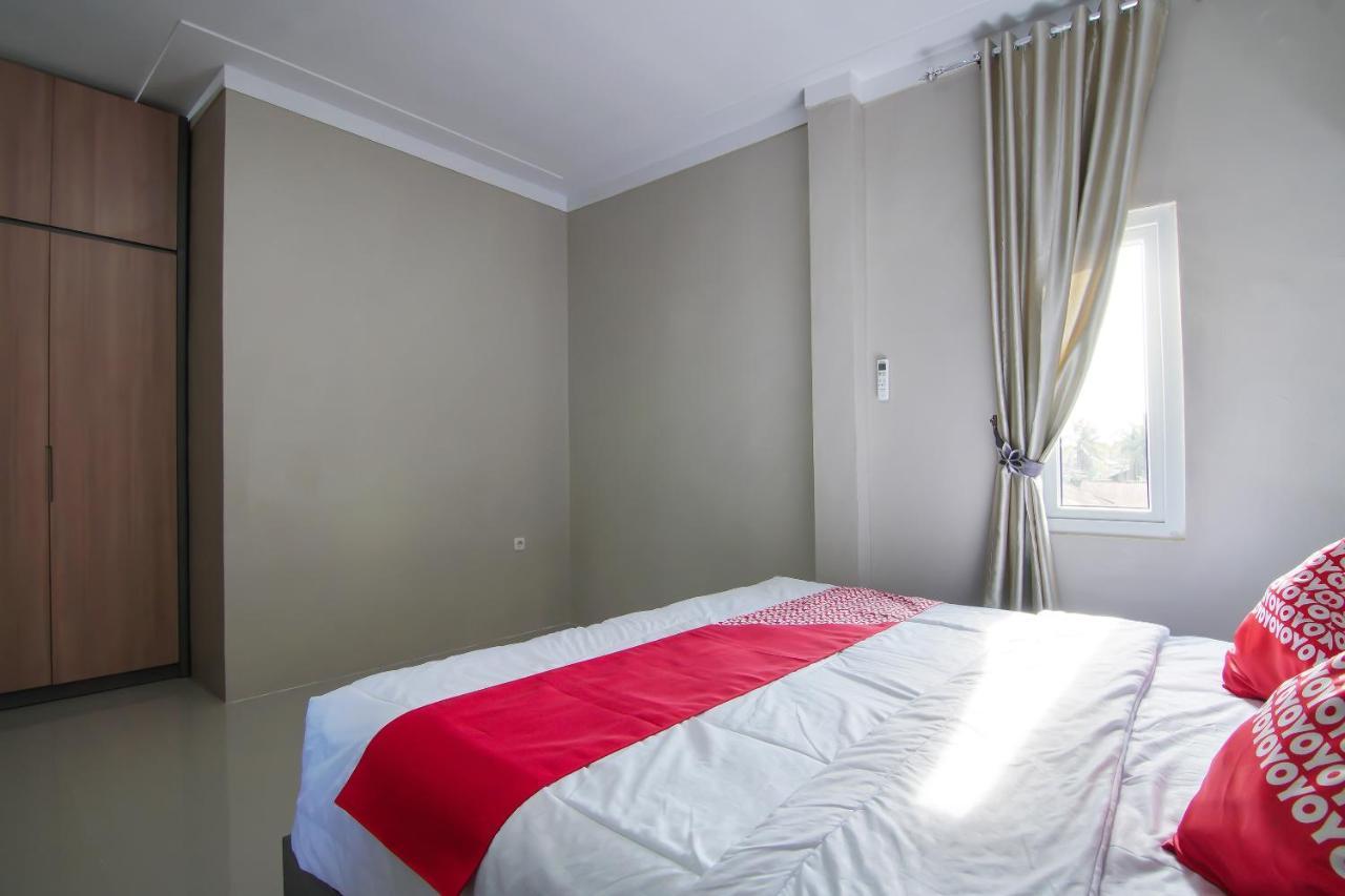 Oyo 91681 Raysa Homestay Pekanbaru Eksteriør billede