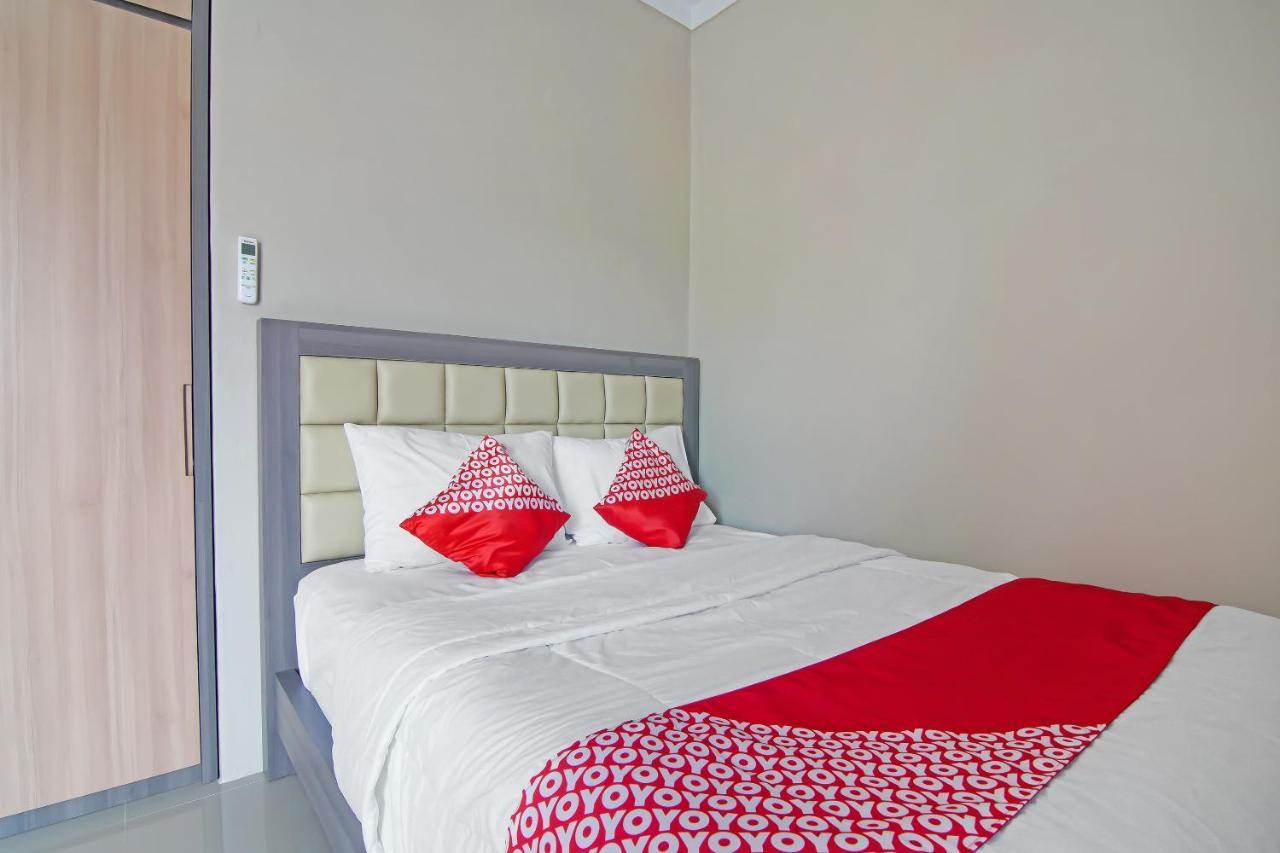 Oyo 91681 Raysa Homestay Pekanbaru Eksteriør billede
