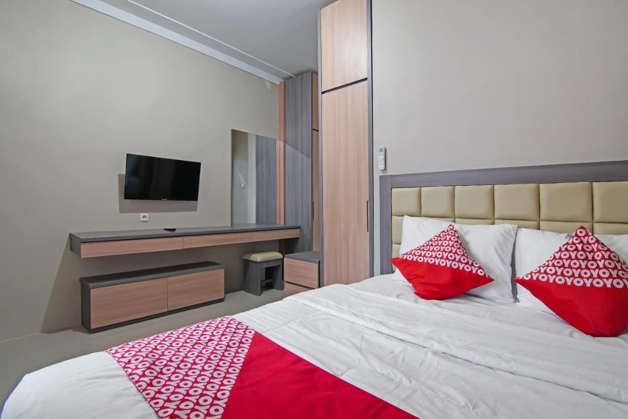 Oyo 91681 Raysa Homestay Pekanbaru Eksteriør billede